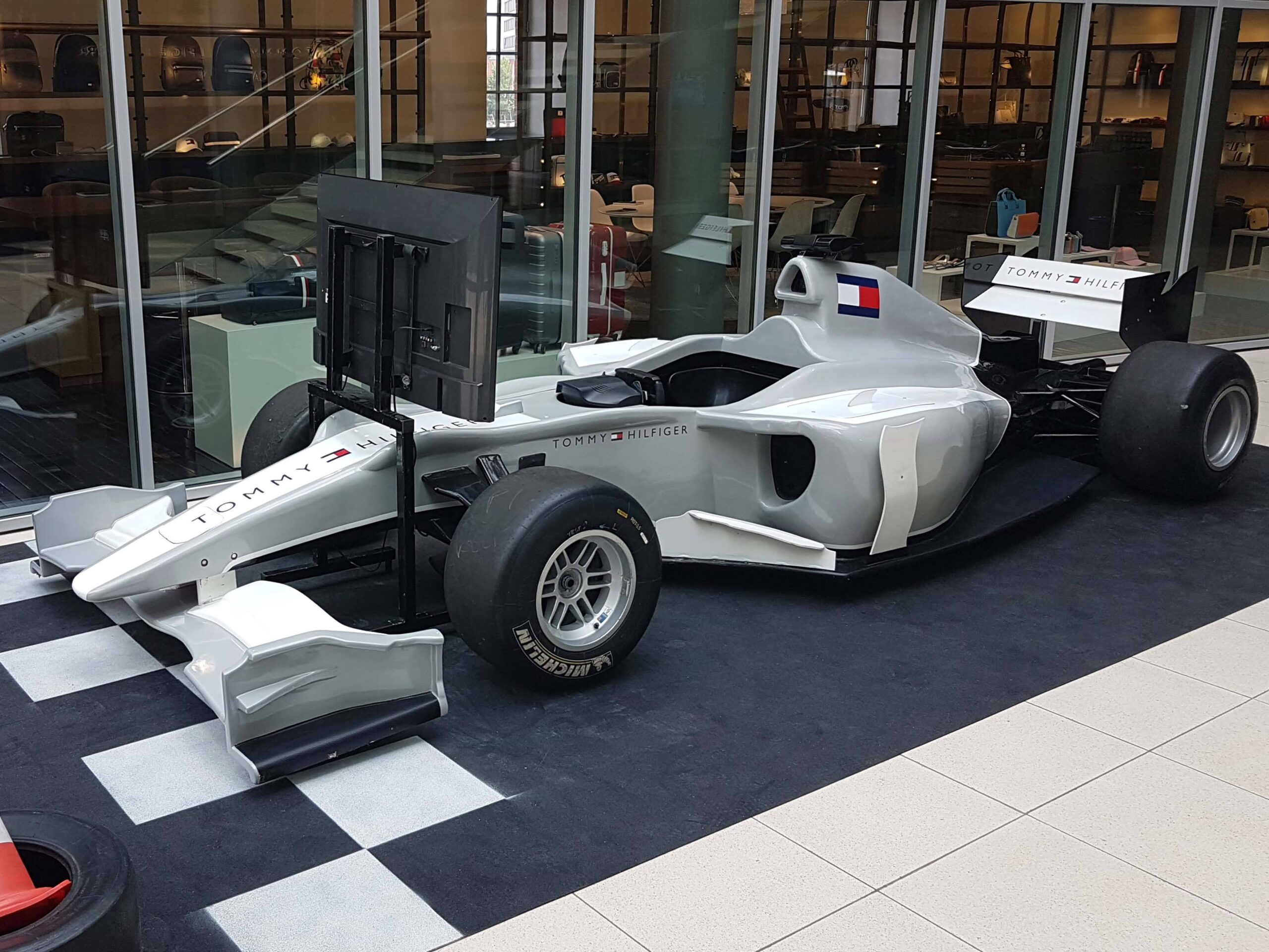 Formel 1-Simulator mieten bei Play and Fun Team