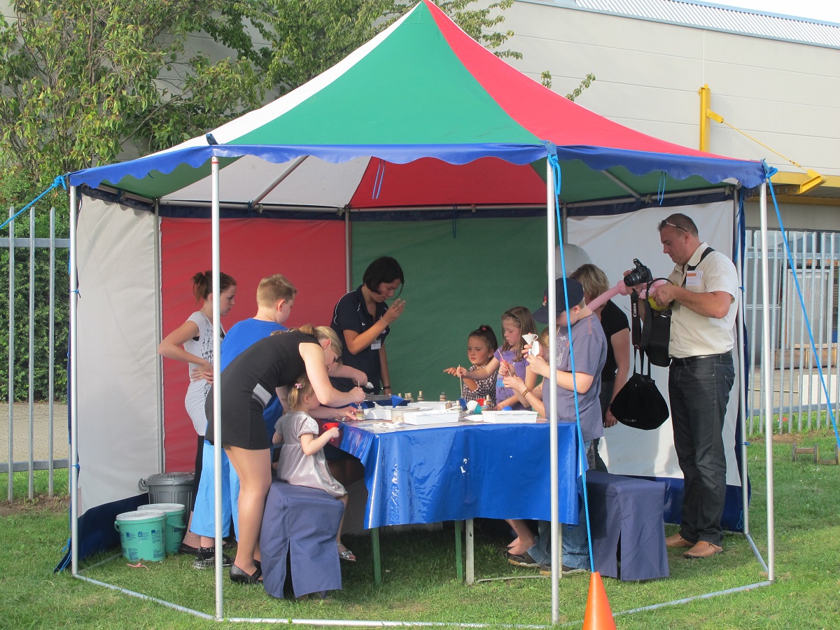 Color-Sand mit 15m² Zelt mieten bei Play and Fun Team