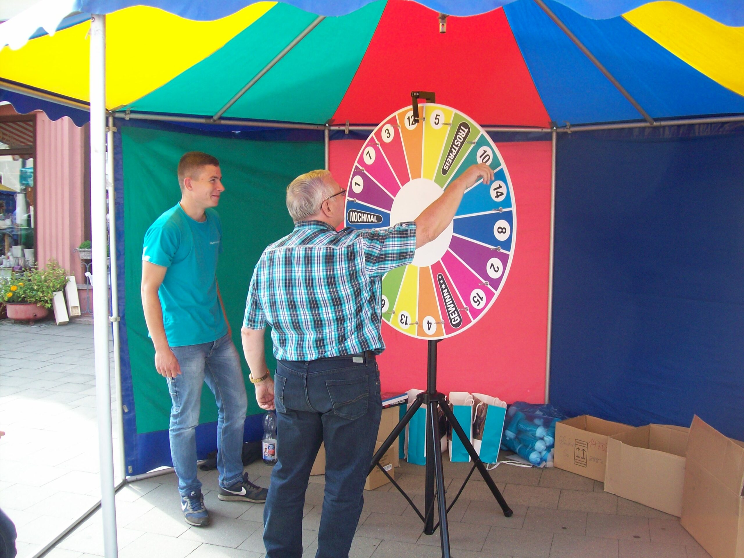 Glücksrad mit 15 m² Zelt mieten bei Play and Fun Team