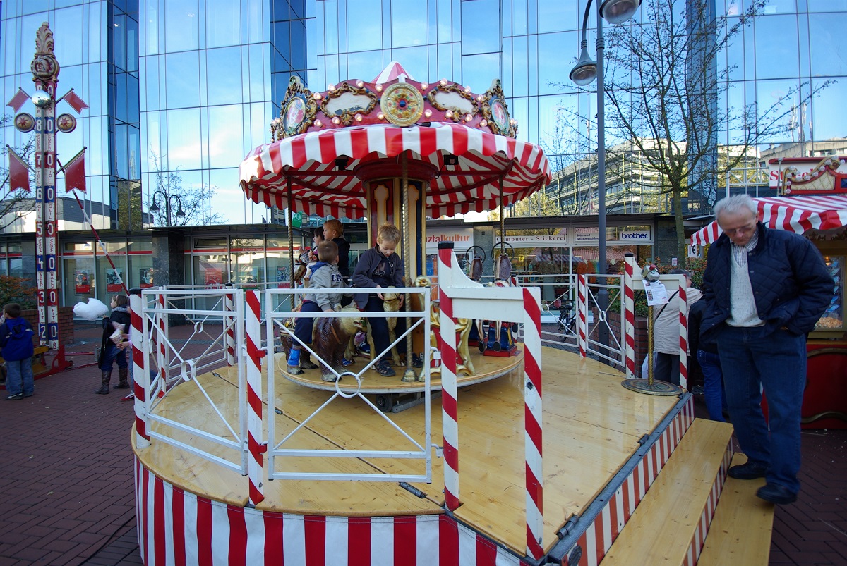Nostalgie-Karussell 12 Plätze mieten bei Play and Fun Team