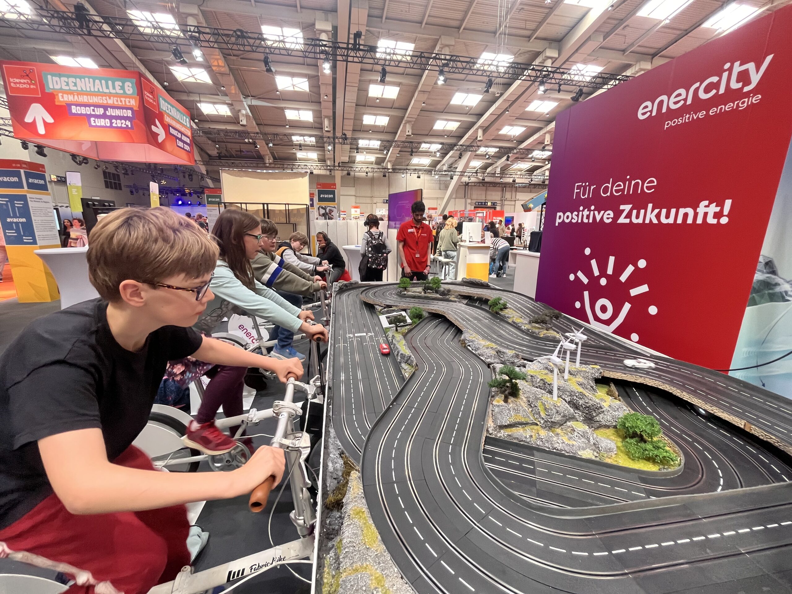 Carrera-Bike mieten bei Play and Fun Team