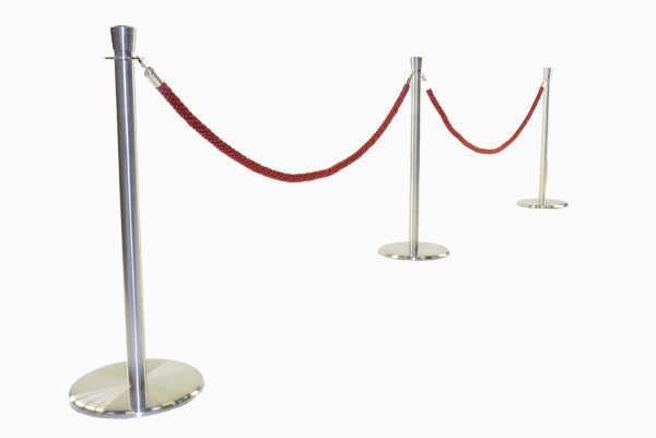 Absperrständer mieten – Kordelständer & Tensatoren / VIP-Absperrung