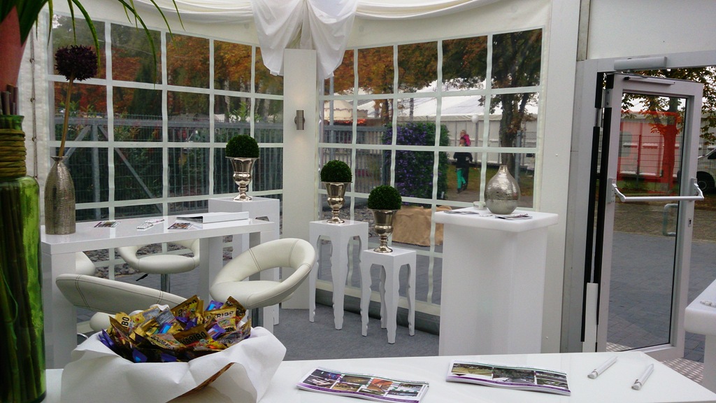 Messestand innen mieten bei Brase Zelte