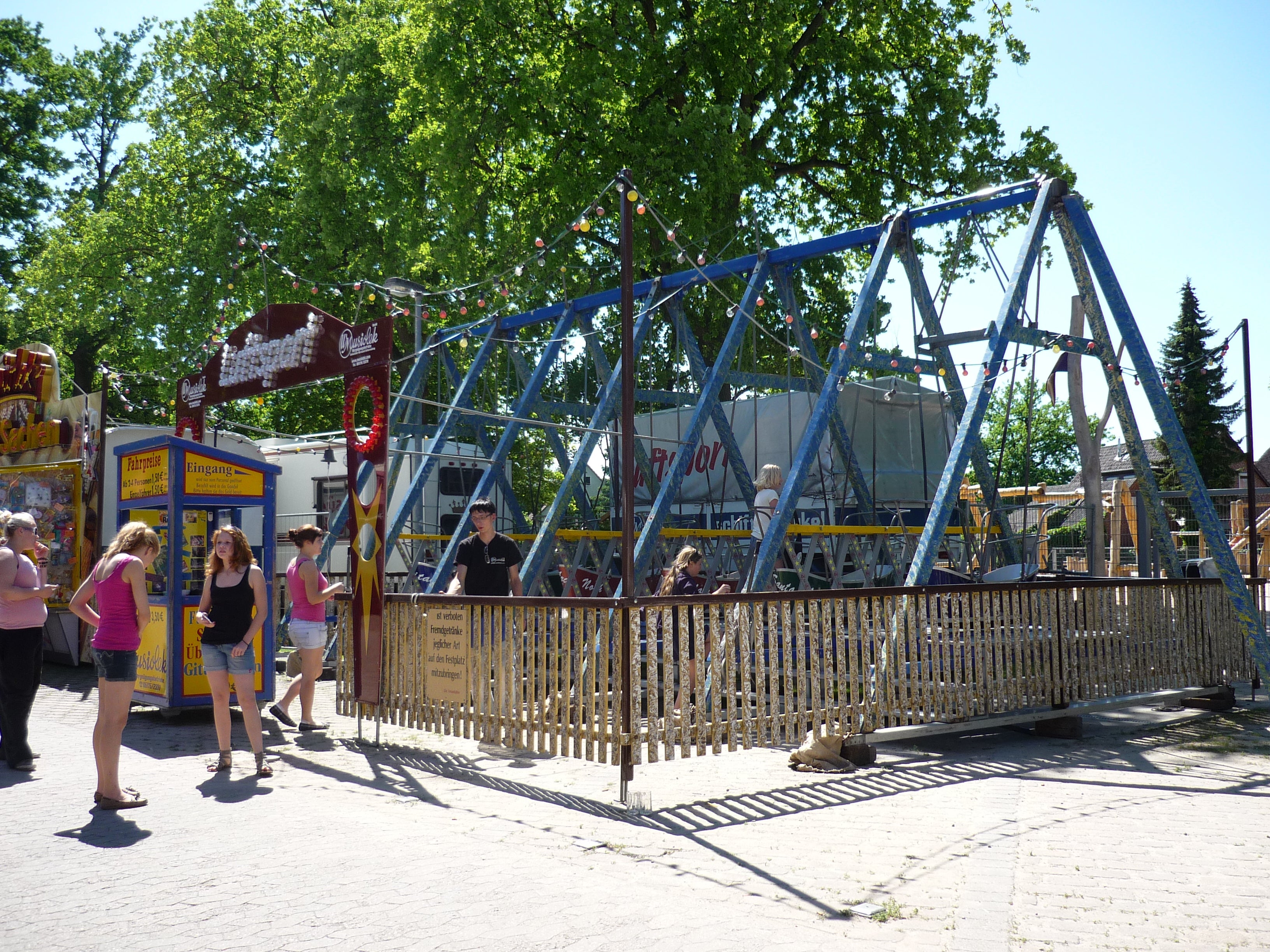 Schiffschaukel mit Überschlag mieten – Luftsport für Kinder & Erwachsene