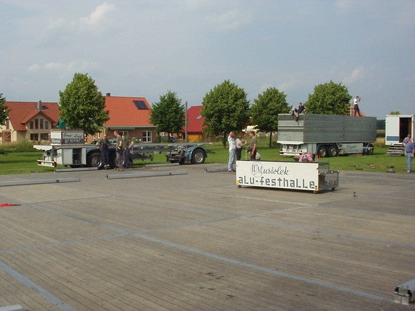 Tanzboden, Schwerlastboden & Zeltdielen mieten – Holzfußboden für Events