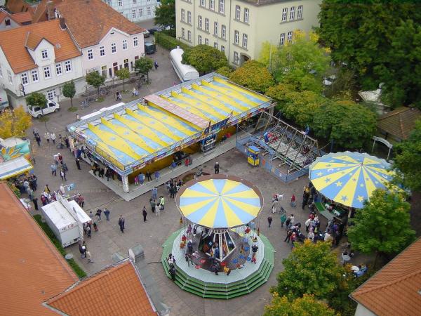 Komplett-Eventpaket mieten: Karussells, Imbiss, Gastro & Festzelt