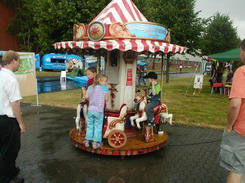 Mini Kinderkarussell Nostalgie-Pferdchenkarussell mieten – 6 Sitzplätze – 3