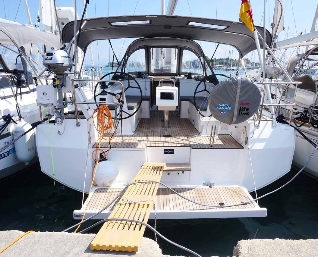 Bavaria C38 Elaia mieten bei SUN CHARTER