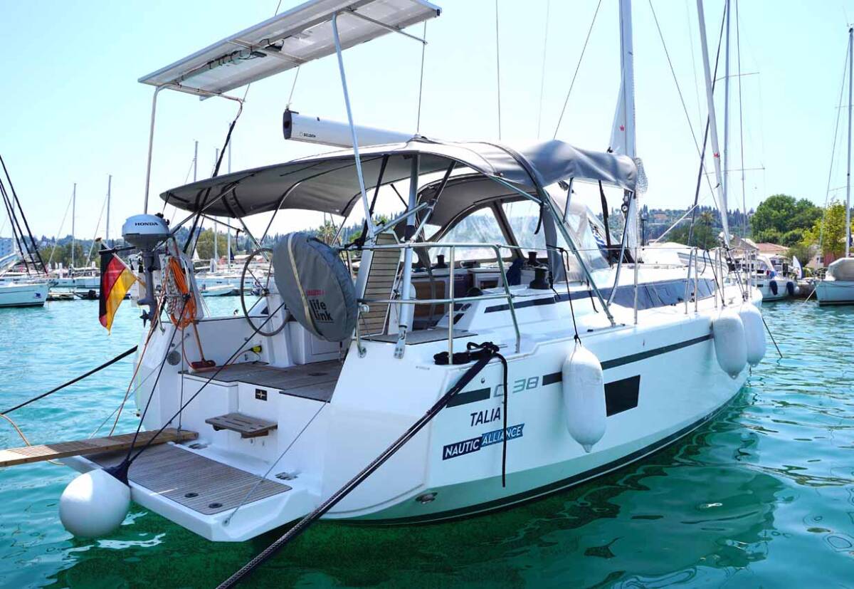 Bavaria C38 Talia mieten bei SUN CHARTER