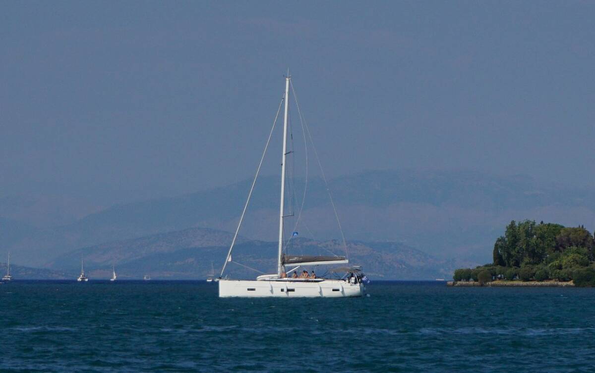 Bavaria C50 Style Moya One mieten bei SUN CHARTER
