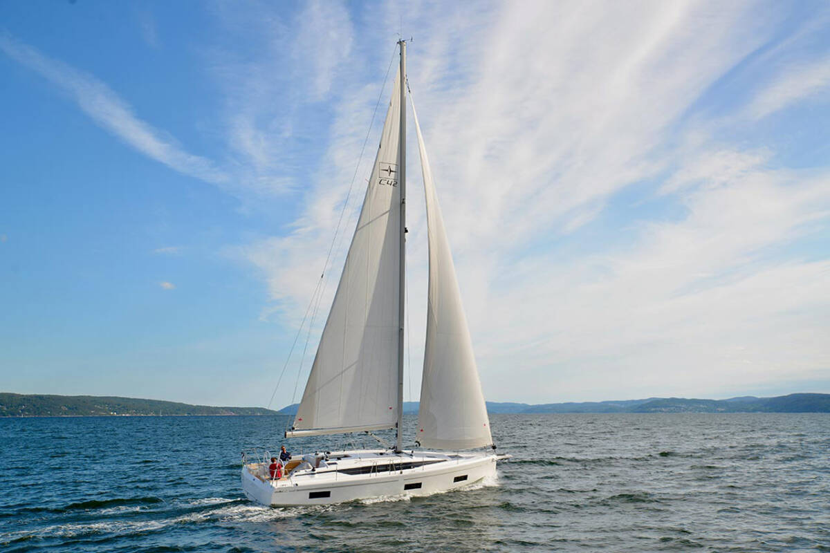 Bavaria C42 Giulia mieten bei SUN CHARTER