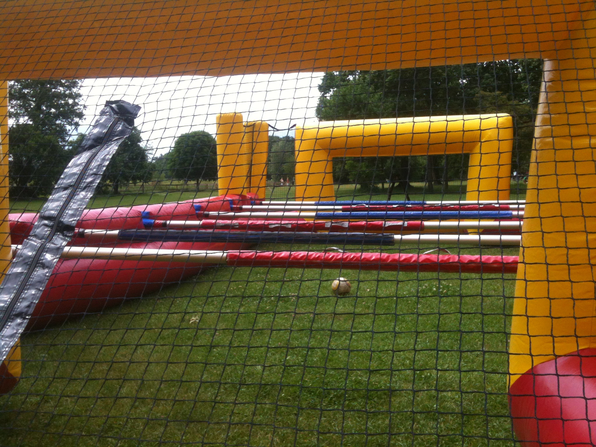 Human Table Soccer mieten | Riesenkicker | Menschenkicker für 5 gegen 5 – 4