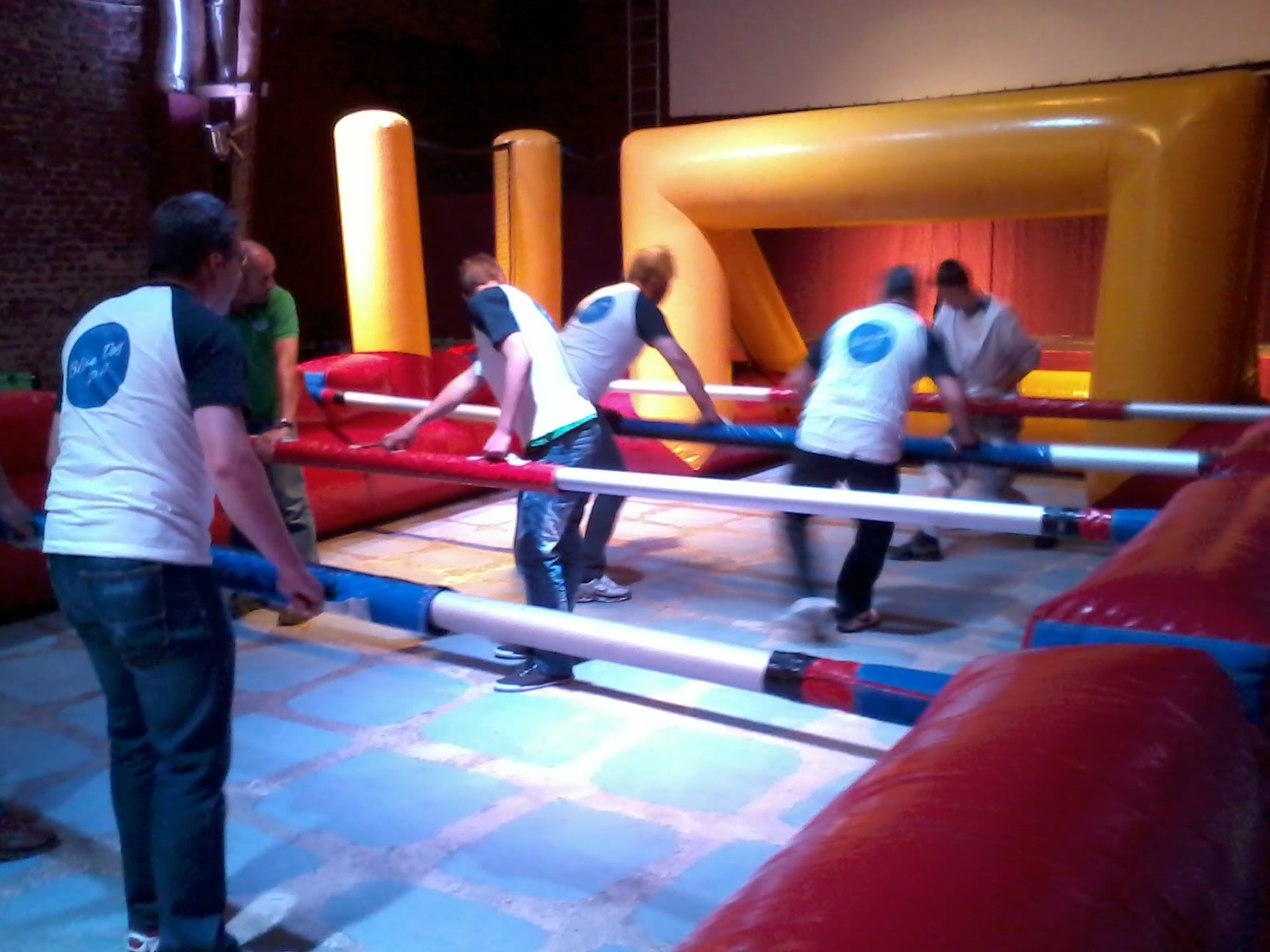 Human Table Soccer mieten | Riesenkicker | Menschenkicker für 5 gegen 5 – 3