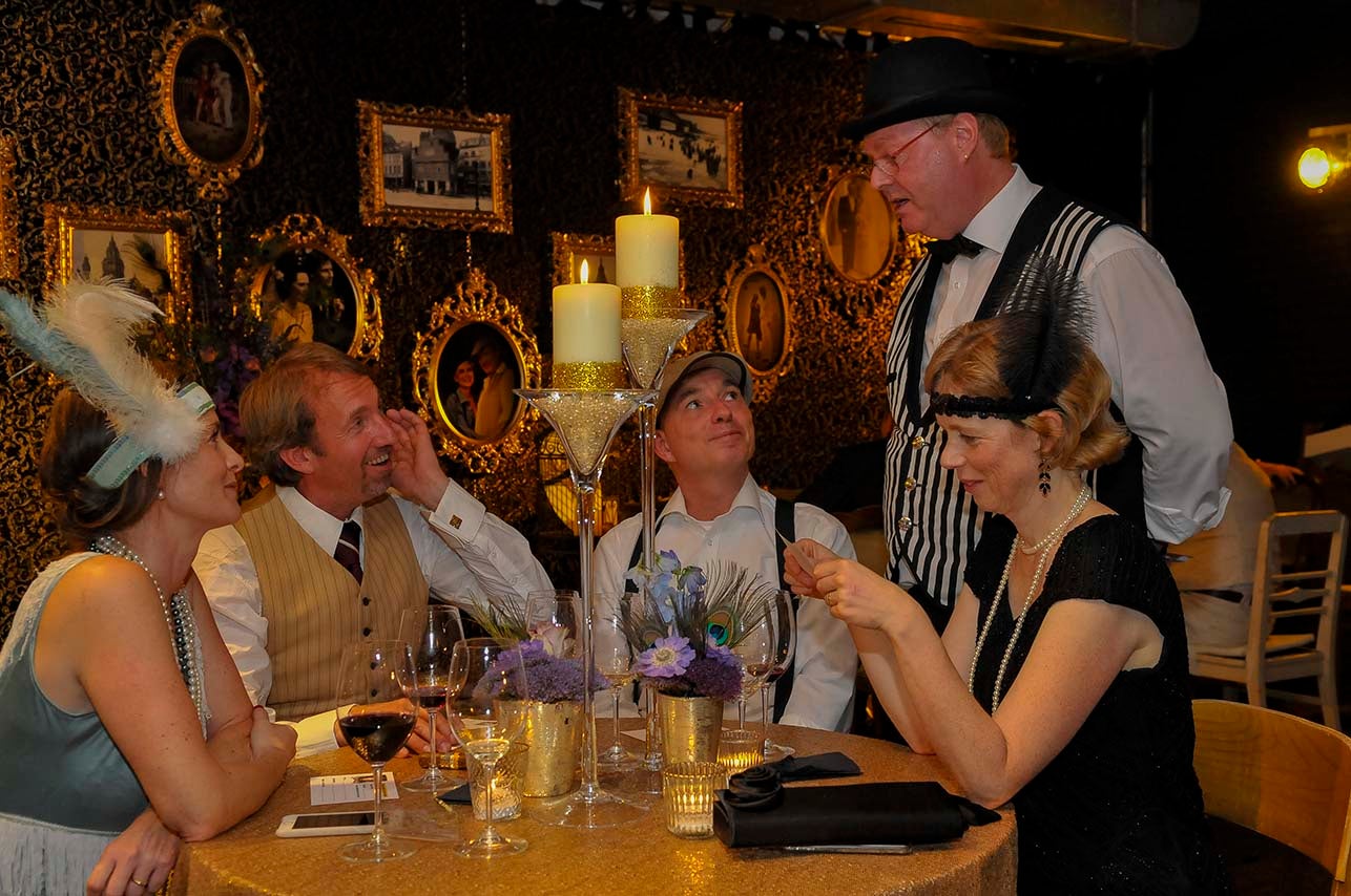 Comedy-Tischzauberer buchen: Niveauvolle Zauberei mit Humor & Esprit für Geburtstag, Hochzeit, Messe & Stadtfest – 2