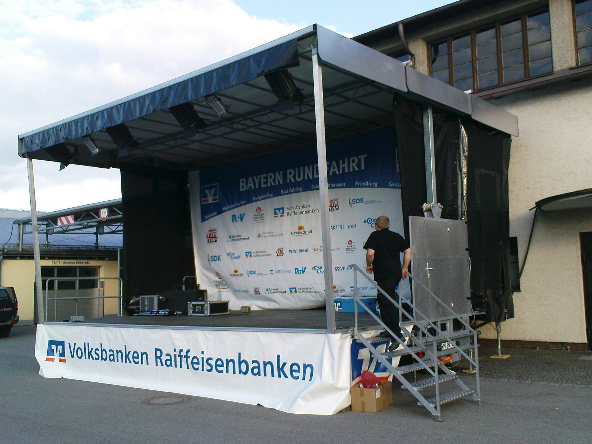 Trailerbühne mieten - Mobile Anhängerbühne Ultralite Pro Stage 8x6m