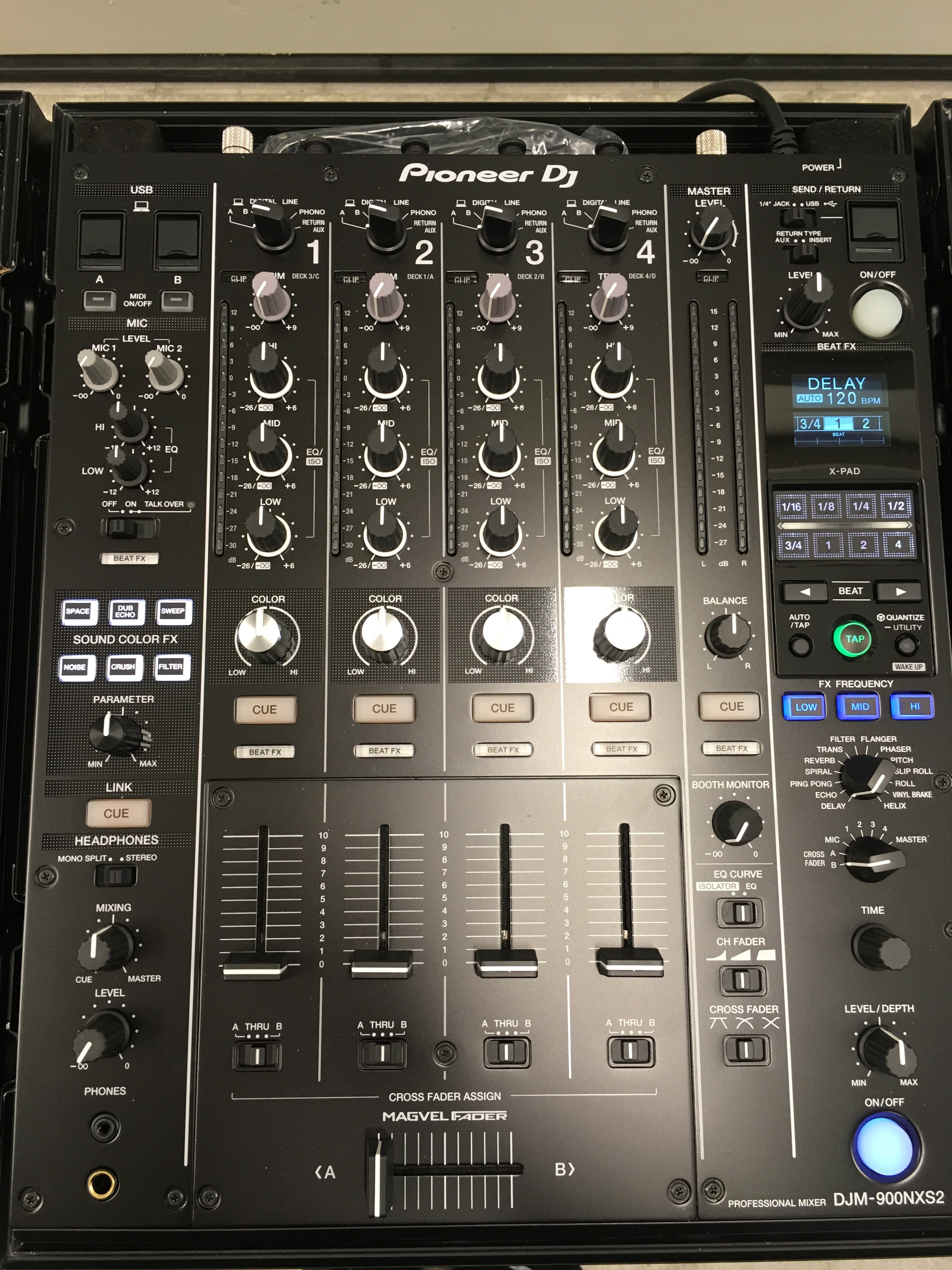 Pioneer DJ-Set mieten - DJM-900NXS2 Mixer & 2x CDJ-2000NXS2 im Case – 2