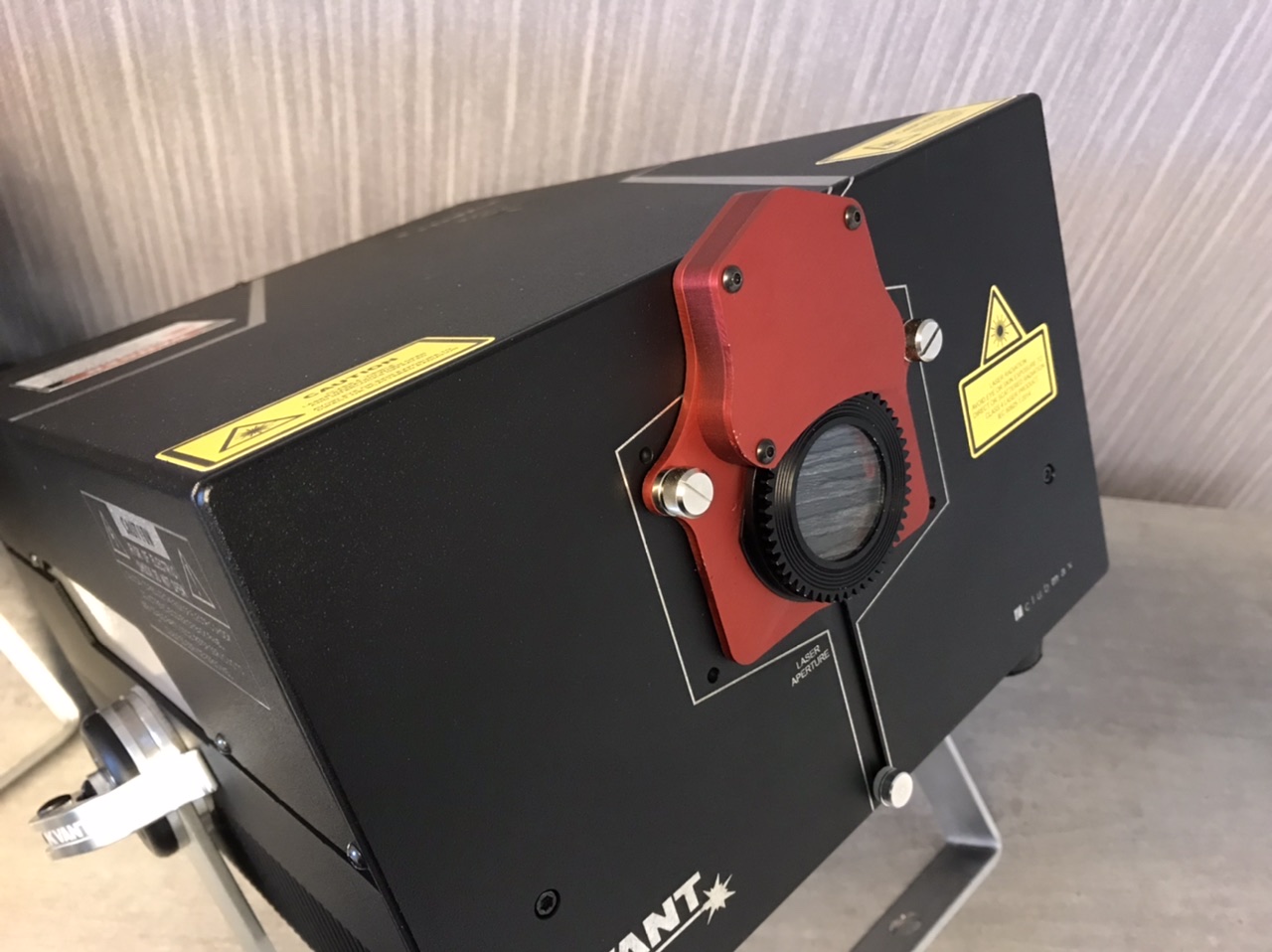Kvant Club Max 10 Showlaser mit Micro Wheel mieten bei LTT Eventtechnik