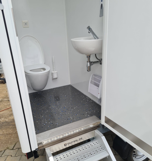 Toilettenanhänger Autark mieten – autarker Toilettenwagen ohne Wasseranschluss – 3