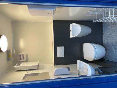 Toilettenbox VIP mieten – kompakte mobile Toilette mit Keramik-WC für Events – 2