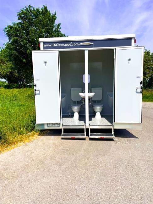 Toilettenanhänger Handicap mieten – barrierefreier Toilettenwagen für Events – 2