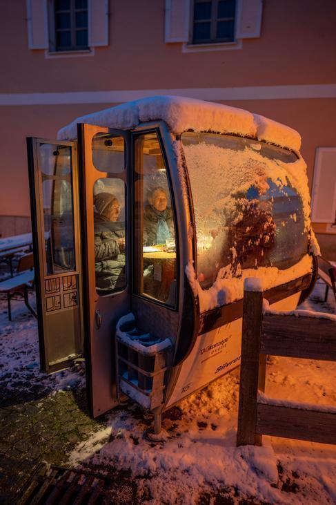 6er Skigondel mieten – Seilbahngondel für Event, Dinner & Lounge – 3