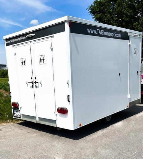 Toilettenanhänger Handicap mieten – barrierefreier Toilettenwagen für Events