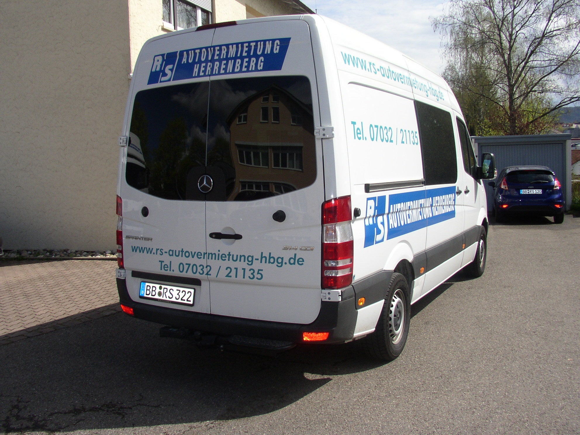 MB Sprinter Kastenwagen mieten – geräumiger Transporter – 2