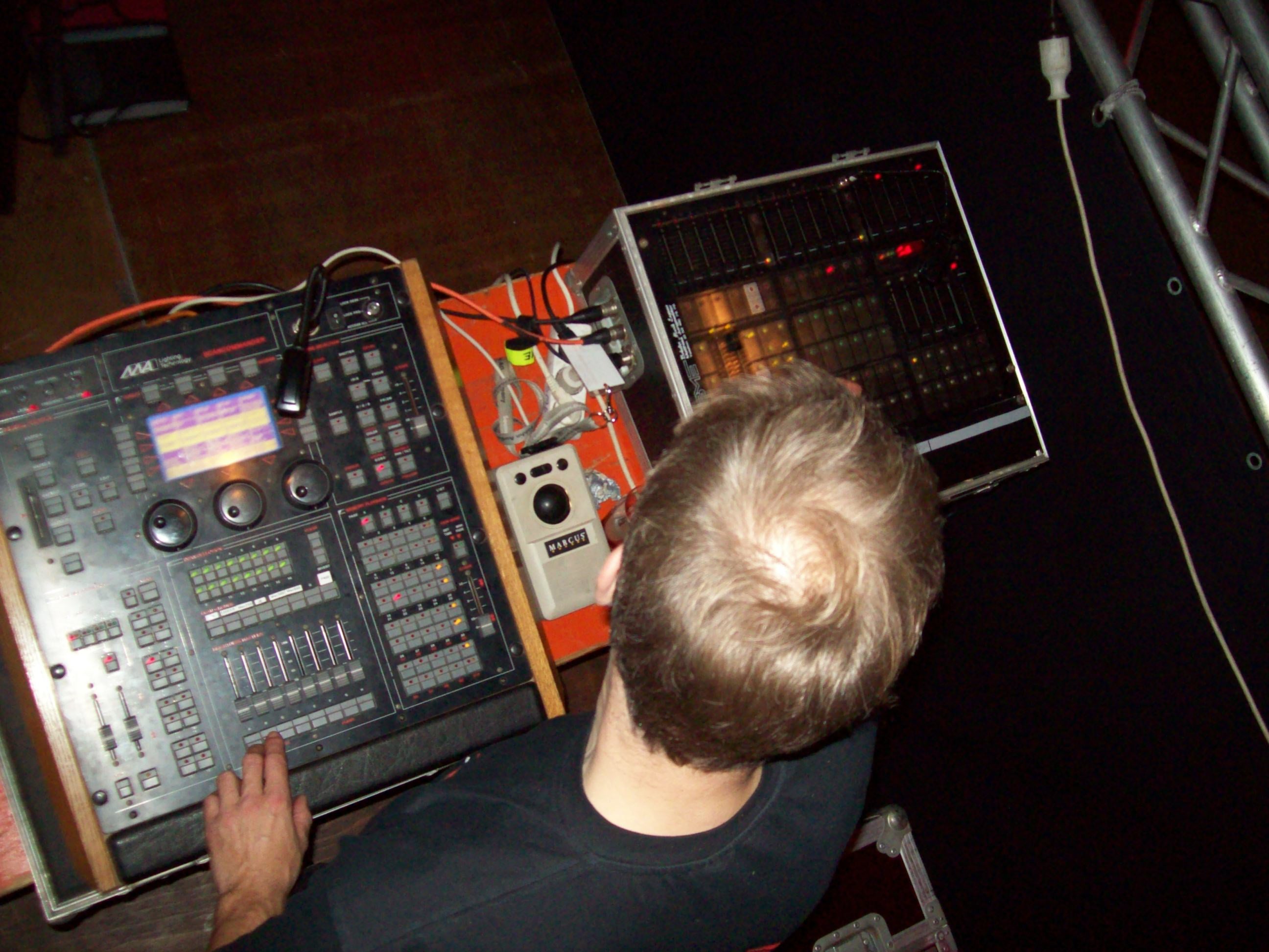 Komplette DJ-Anlage mieten – Licht & Ton komplett, optional mit DJ