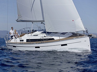 Bavaria Cruiser 37 (21-24) ab Heiligenhafen-Grossenbrode mieten bei MOLA Yachting
