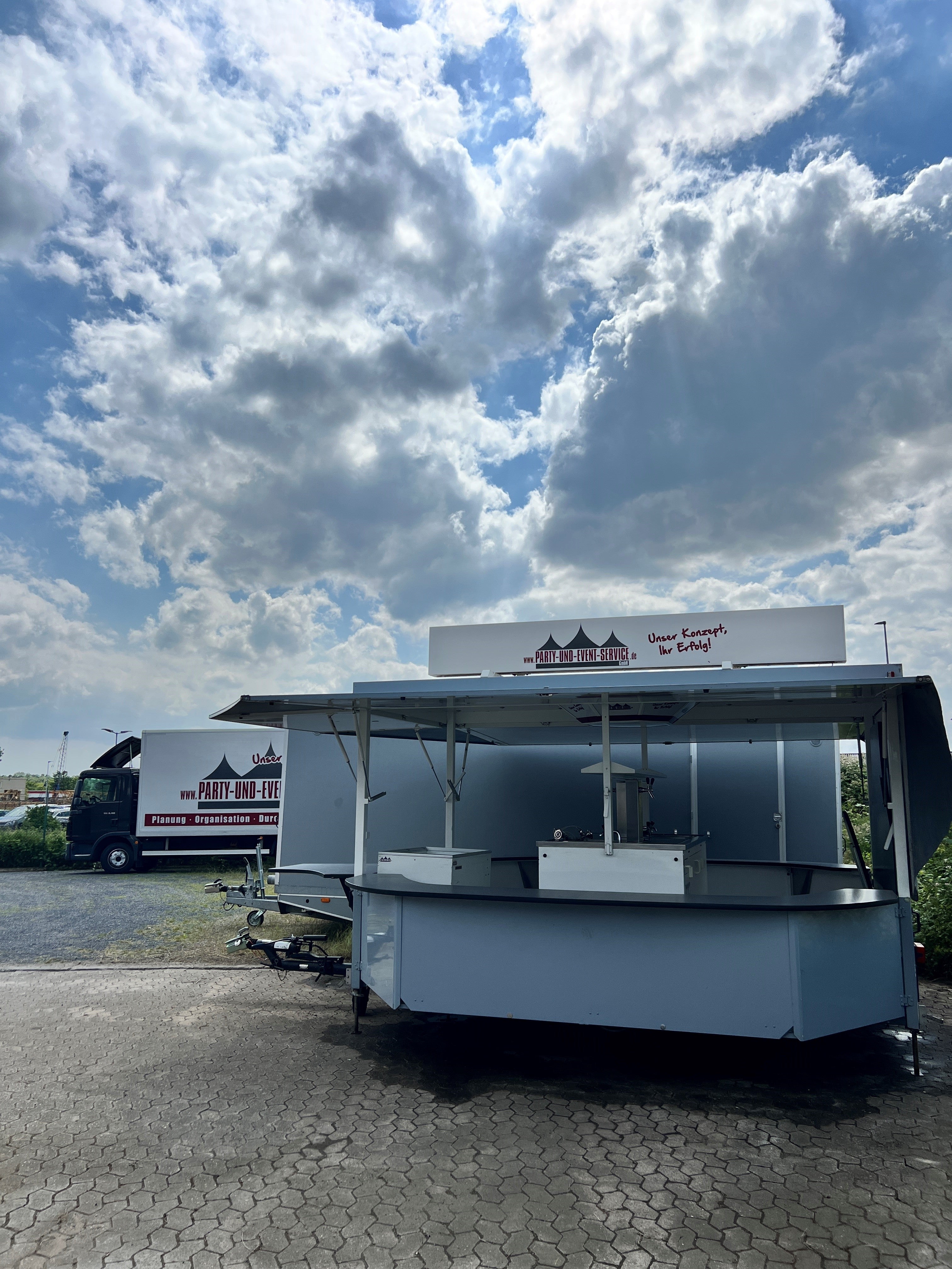 Ausschankwagen mieten – Bierwagen mit 4-leitiger Zapfanlage für Events – 2