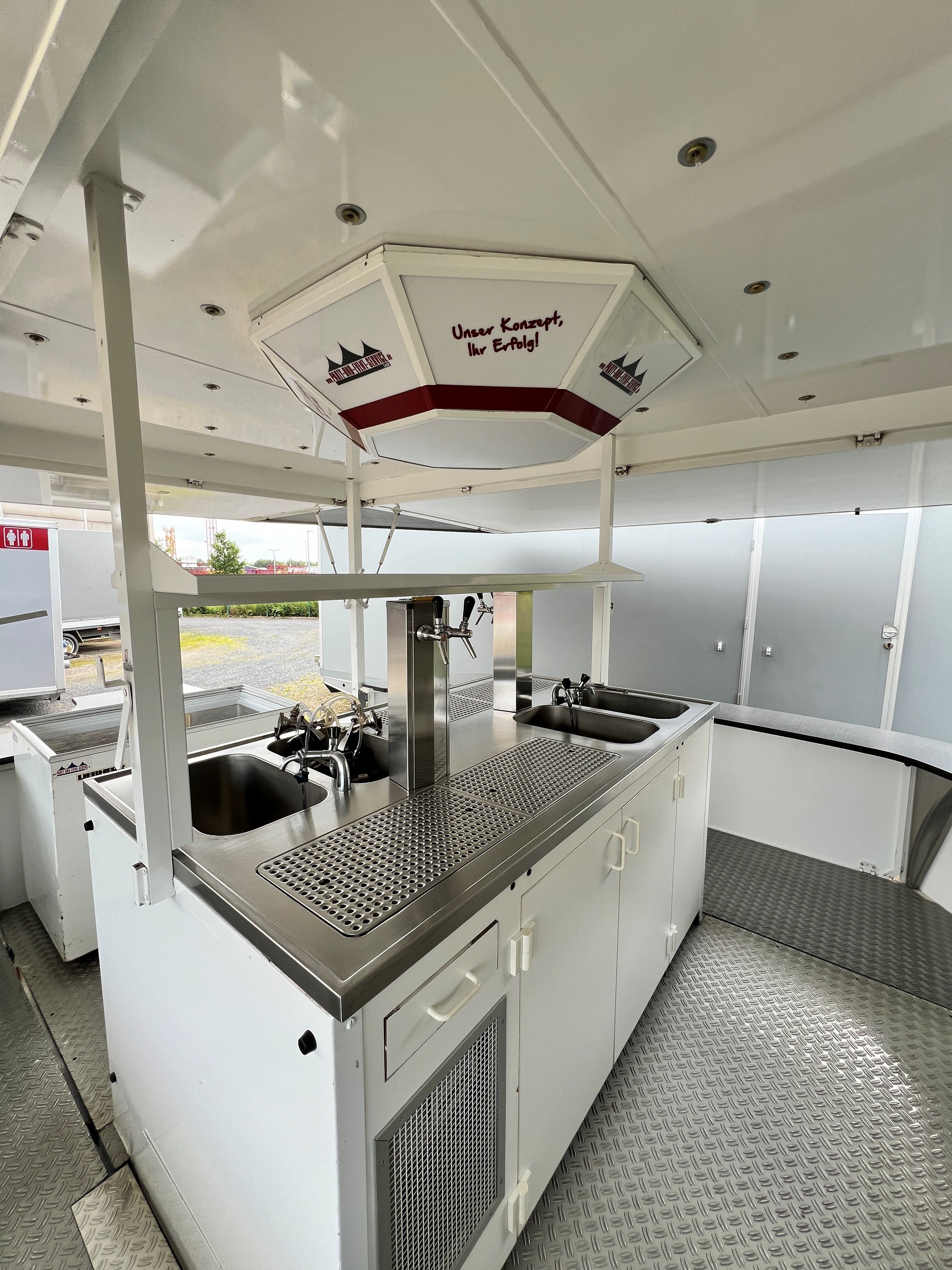 Ausschankwagen mieten – Bierwagen mit 4-leitiger Zapfanlage für Events – 3