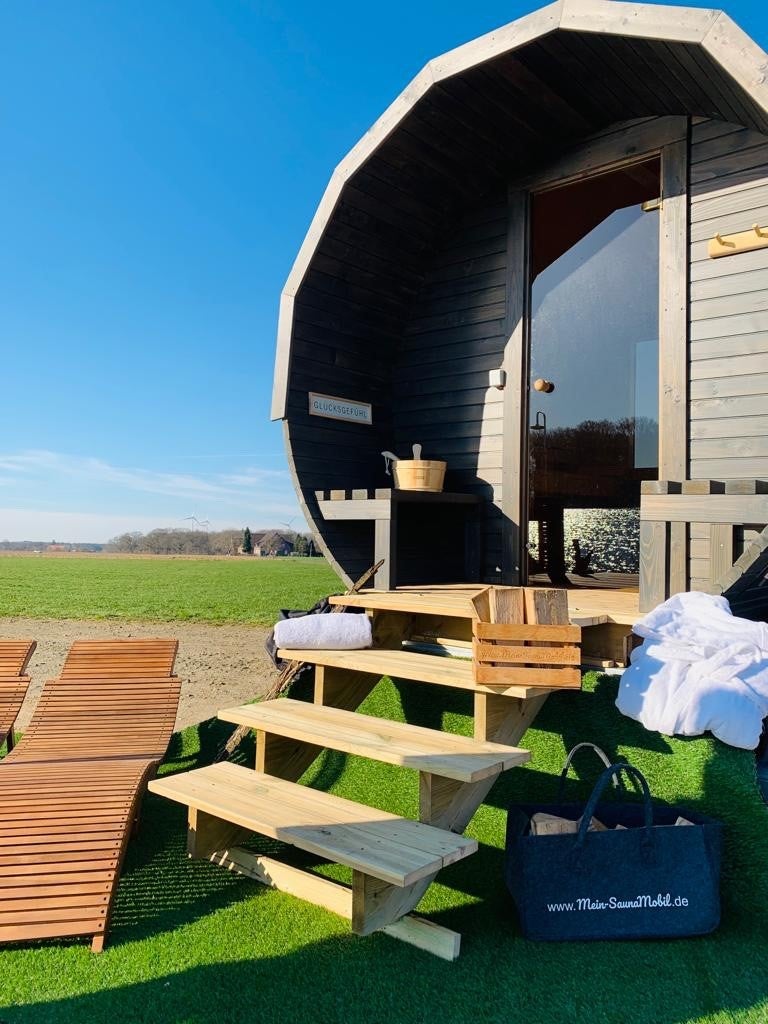 Saunafass mieten – mobile Fasssauna für 4–6 Personen, Wellness zum Mitnehmen – 4