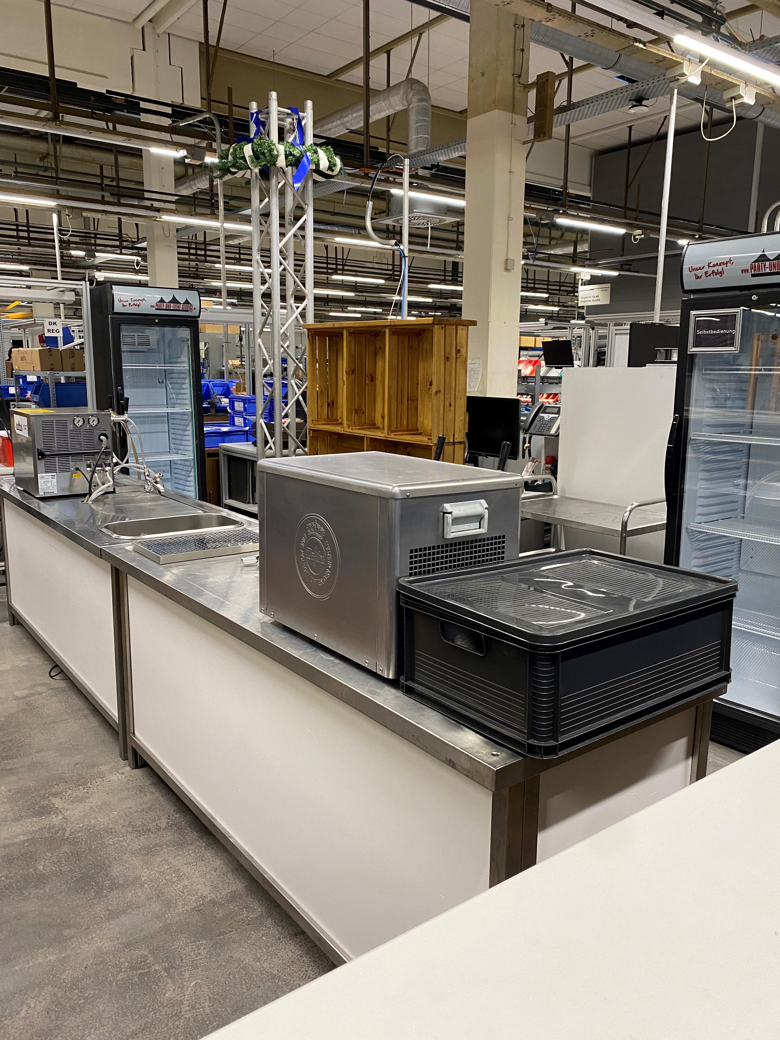 Theken mieten – Palettentheke, Trockentheke, Spültheke & LED-Bar für Events – 3