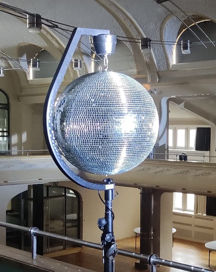 Lichtstativ für Spiegelkugel mieten bei LSD Ton- & Lichtverleih