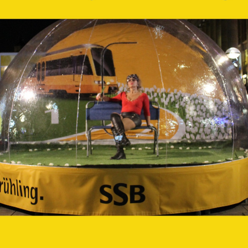 Begehbare Oster-Kugel für Foto Promotion mieten bei Crypton Event