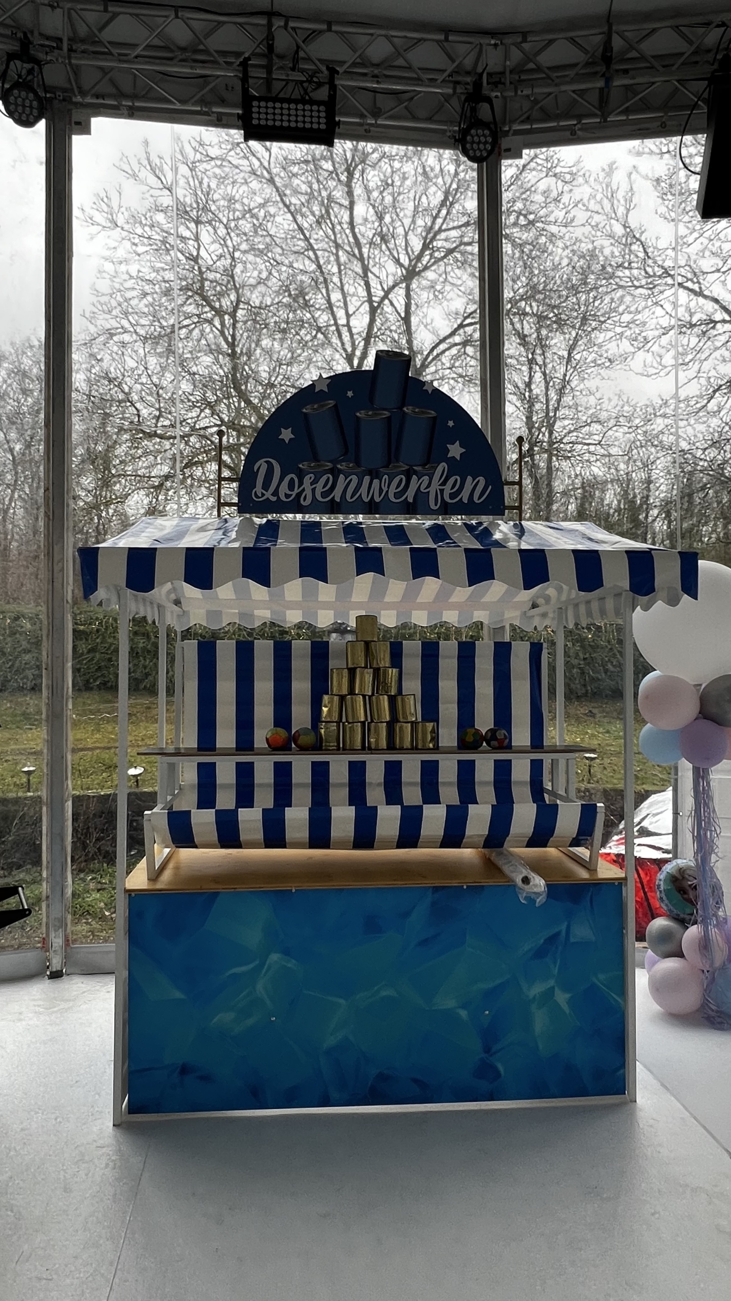 Nostalgiestand “ Dosenwerfen „ mieten bei Crypton Event
