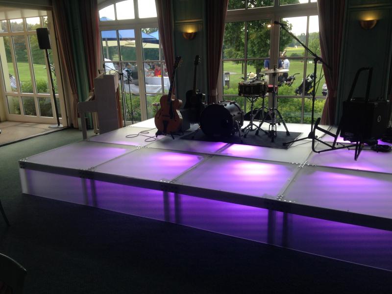 Bühne Plexiglas mieten bei clangwelt eventservice