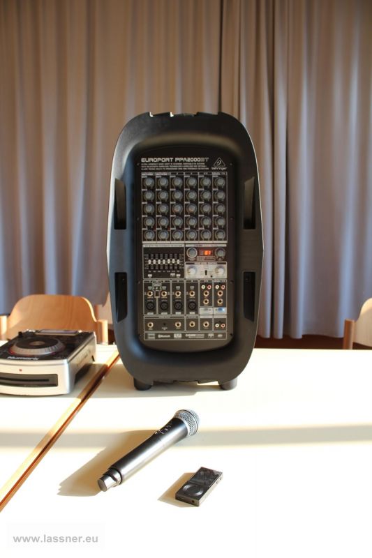 Behringer Funkmikrofon mieten bei Lassner Catering & Eventausstatter