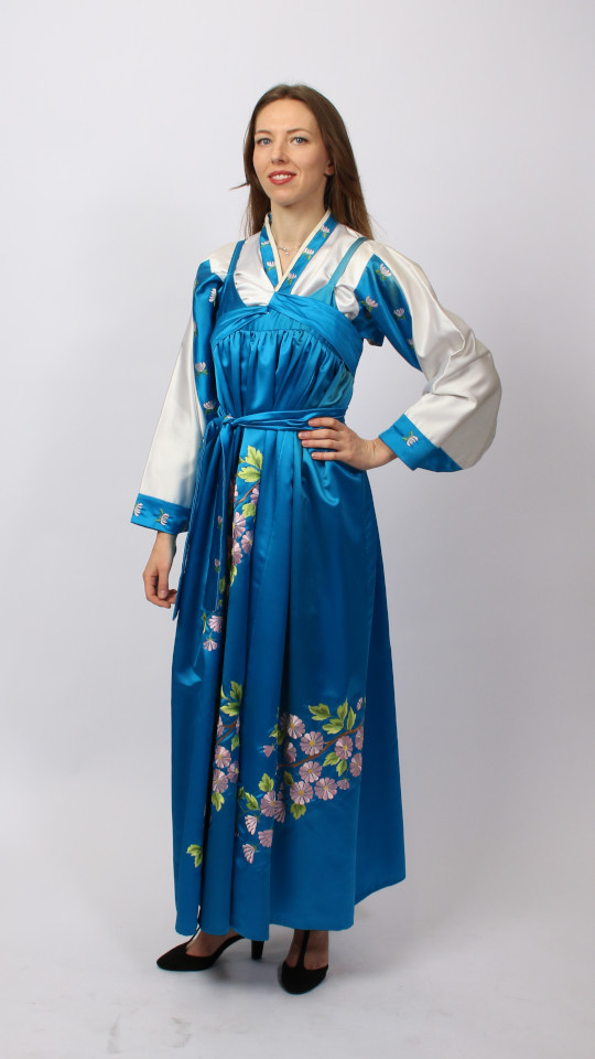 Koreanische Tracht – Hanbok – Damen – Blau (Kleid, Reifrock und Bluse) mieten