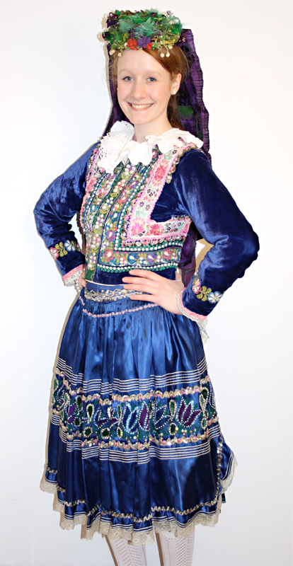 Hessische Tracht – Damen (Kleid mit Weste, Blumenkranz, Schleier und Spitzenkragen) mieten