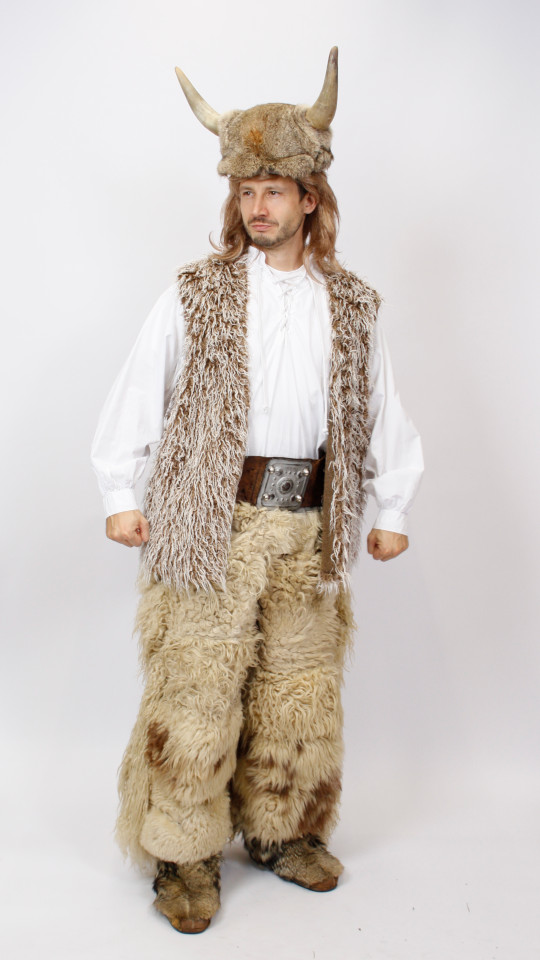 Wikinger – Kelte – Germane Outfit (Fellweste und Kette) mieten