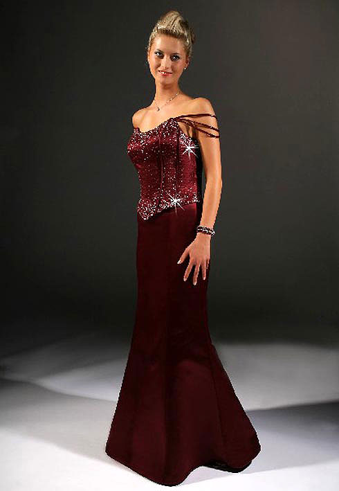 Abendkleid weinrot mieten