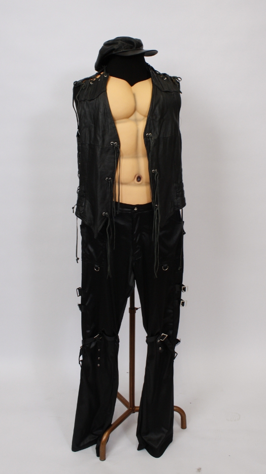Biker – Rocker Outfit (Weste, Hose und Schiebermütze) mieten
