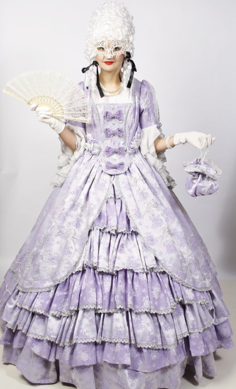 Rokokokleid – Hofdame Outfit – Flieder (Kleid, Reifrock und Pompadur) mieten