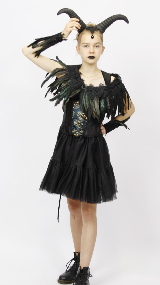 Dunkle Fee – Hexe – Halloween Outfit (Corsage und Hörner) mieten
