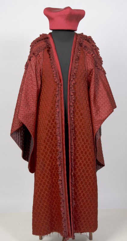 Kardinal Outfit – Rot – Antik (Umhang und Haube) mieten