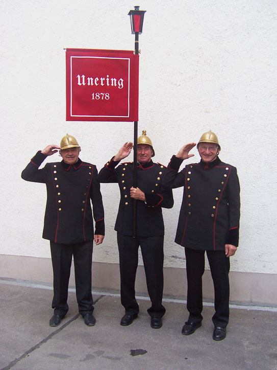 Feuerwehr – Uniform (Jacke, Hose und Helm) mieten