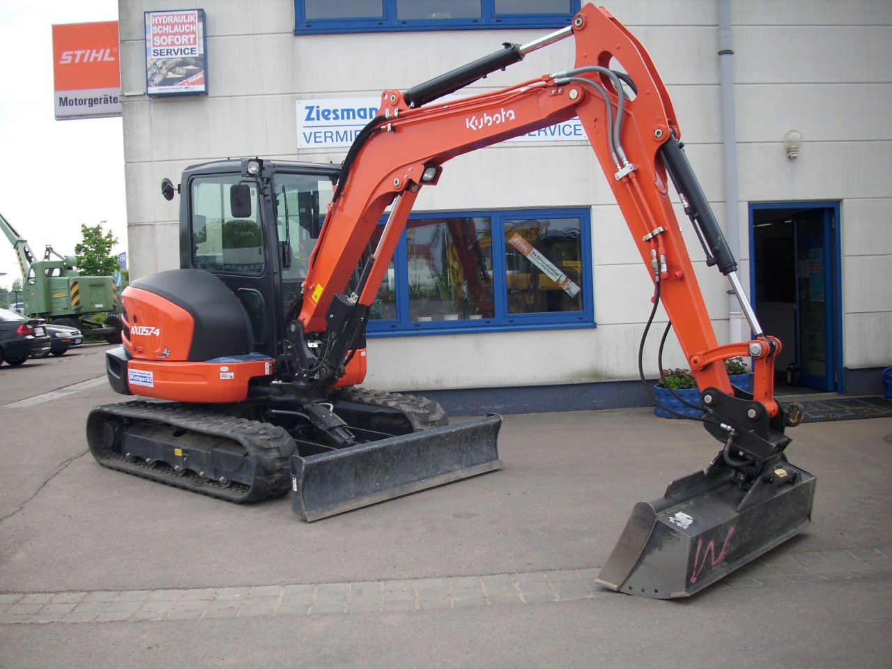 Minibagger - mit einem Tieflöffel – 6,0 t Kubota KX057 / KX060 mieten bei Ziesmann Baugeräte