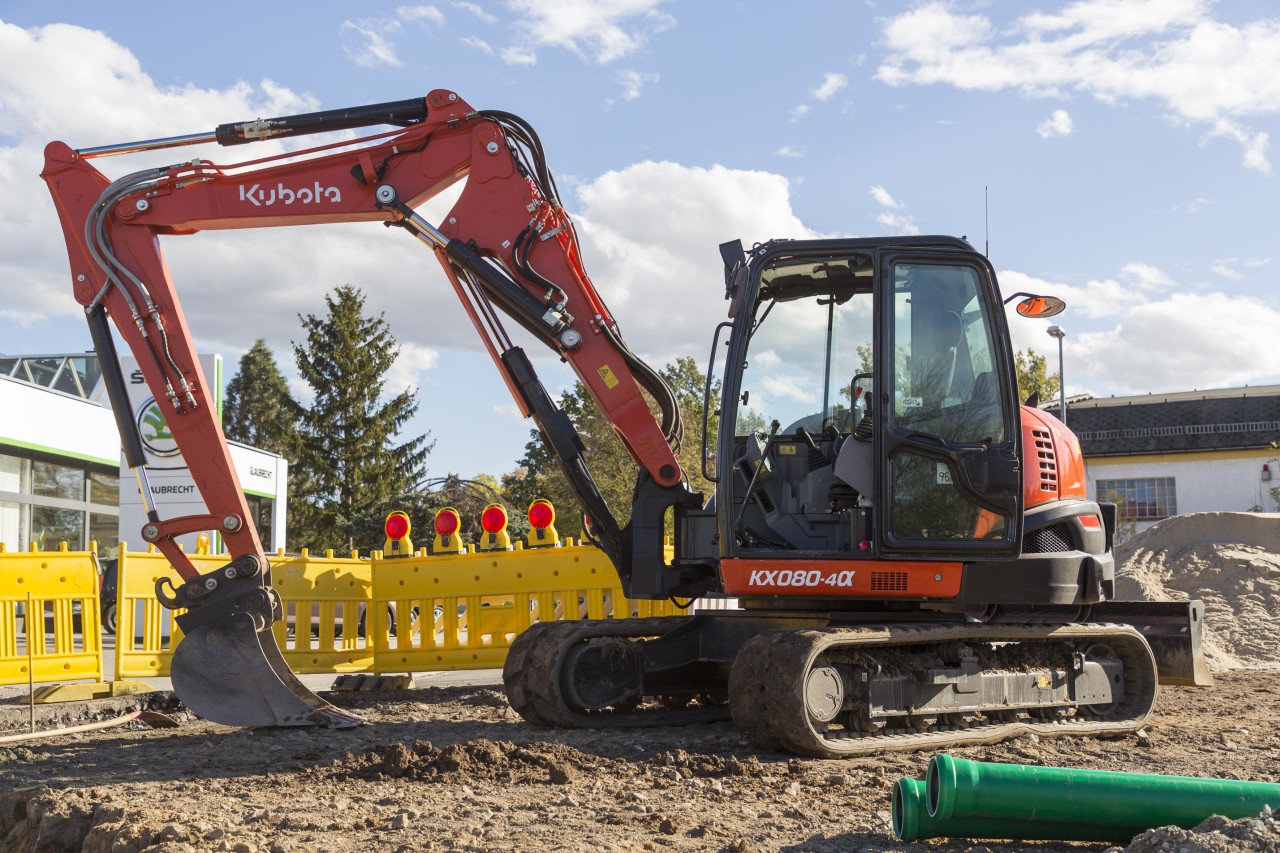 Minibagger - mit einem Tieflöffel – 8,0 t Kubota KX080 Verstellausleger mieten mieten