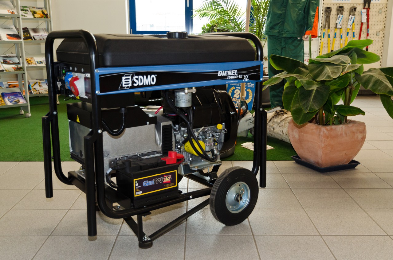 Stromerzeuger – Notstromaggregat 6,0 KW / 380 u. 220 V mieten bei Ziesmann Baugeräte